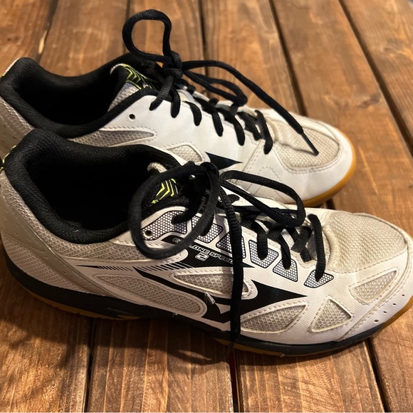 Mizuno Women’s Volleyball Shoes / Cyclone Speed 2 / size 8.5 - Picture 3 of 7